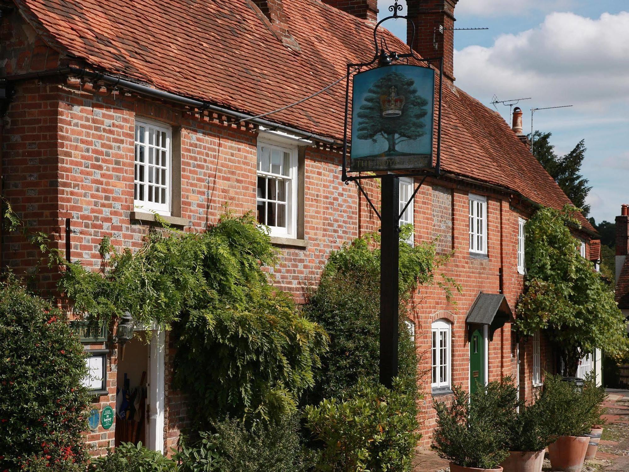 The Royal Oak, Yattendon Frilsham Exterior photo